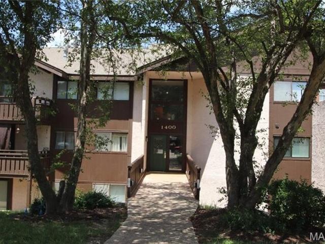 Condo for sale in Saint Charles Condo for sale in Saint Charles