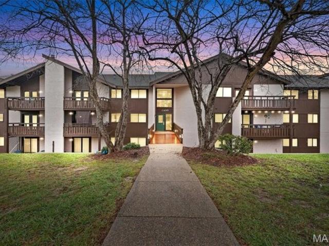 Condo for sale in Saint Charles Condo for sale in Saint Charles