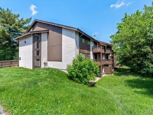 Condo for sale in Saint Charles Condo for sale in Saint Charles