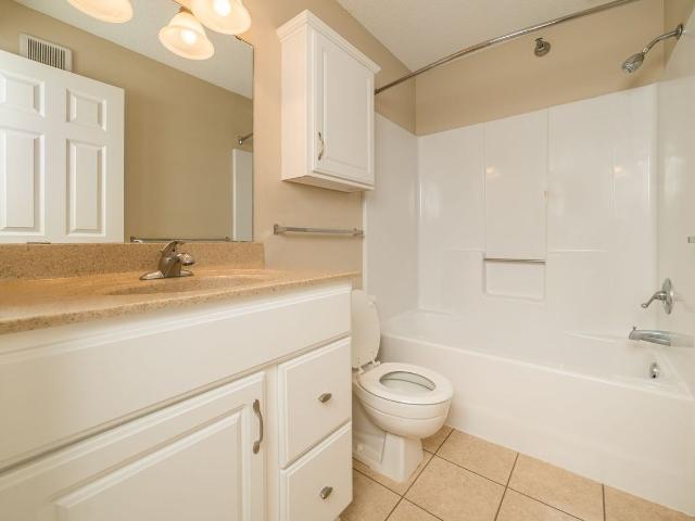 Apartment for rent in Chanhassen, Carver County