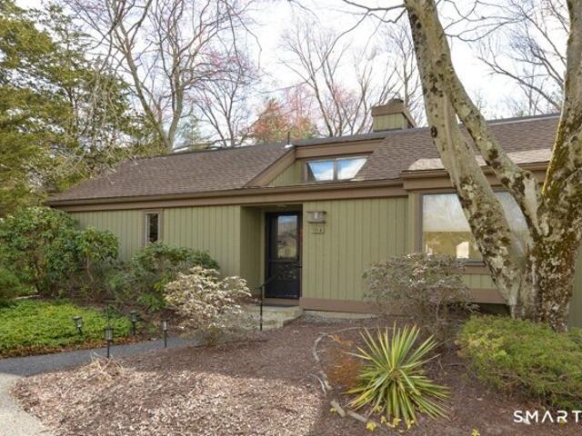 Condo for sale in Southbury, Connecticut