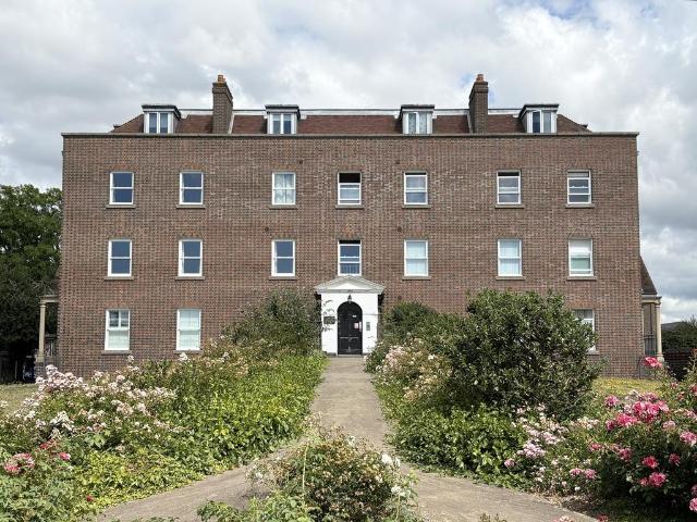 Apartment for rent in Priddy's Hard, Middlecroft