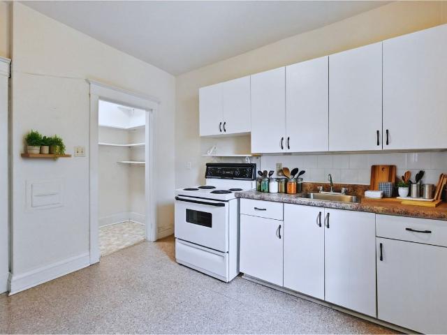 Apartment for rent in Ancaster, Ontario