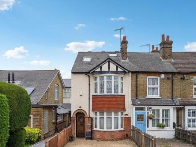 House for sale in Bushey