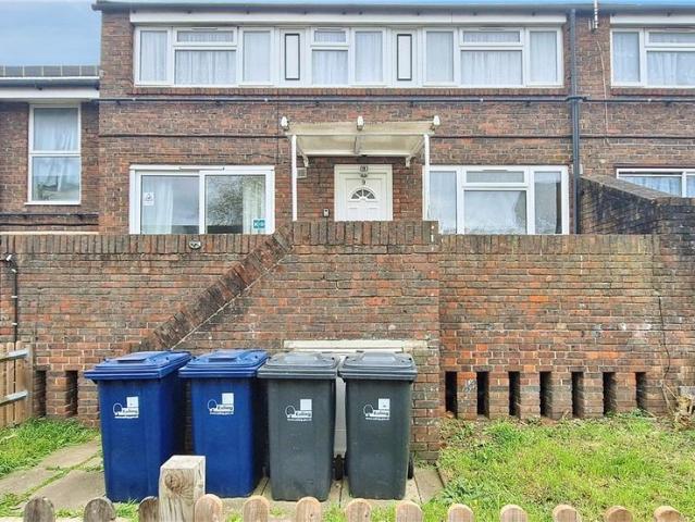 Room for rent in London Borough of Ealing, Greenford