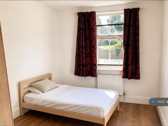 Apartment for rent in London Borough of Newham, Greater London
