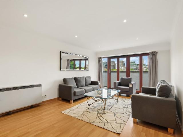 Apartment for rent in Wapping, Greater London