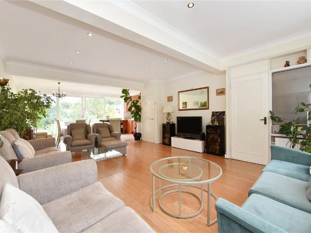 House for rent in Golders Green, Greater London