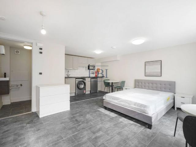 Studio for rent in London Borough of Croydon, Addiscombe