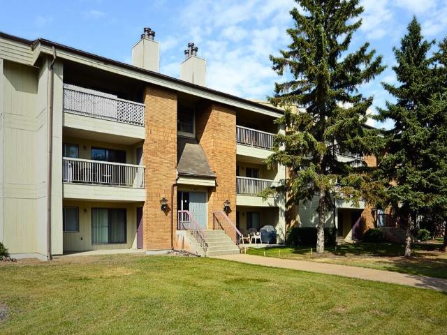 Apartment for rent in Wedgewood, Alberta