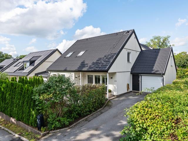 Bostad till salu i Danderyd, Stockholm