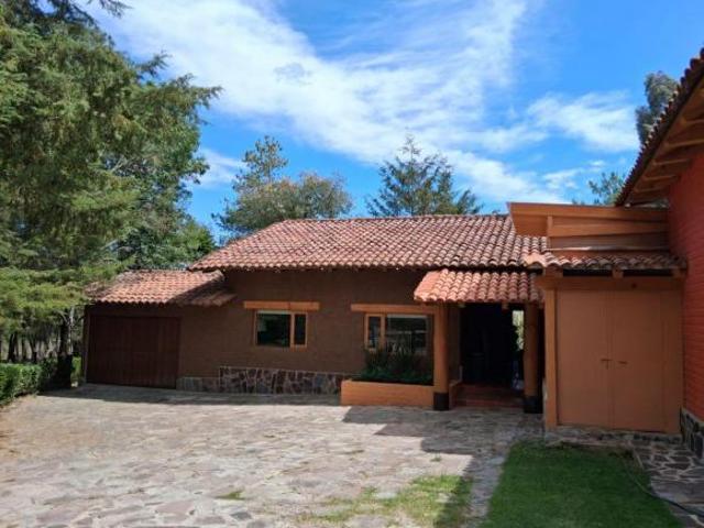 Hermosa Cabaña Venta 1,553 m², 4 Habitaciones + Tapanco, Terraza, Country Club Tapalpa, Jalisco