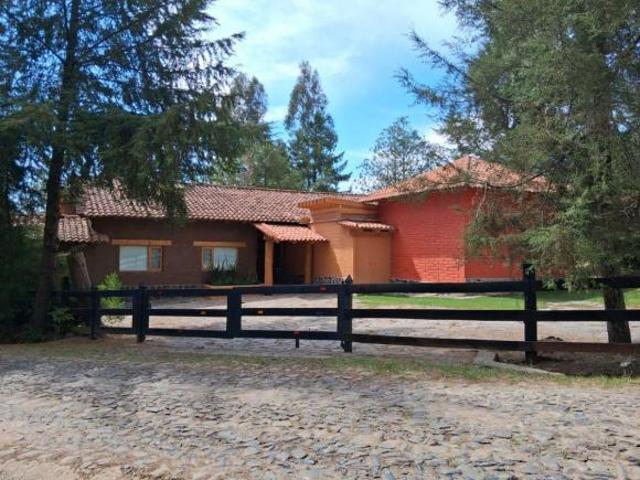 Hermosa Cabaña Venta 1,553 m², 4 Habitaciones + Tapanco, Terraza, Country Club Tapalpa, Jalisco