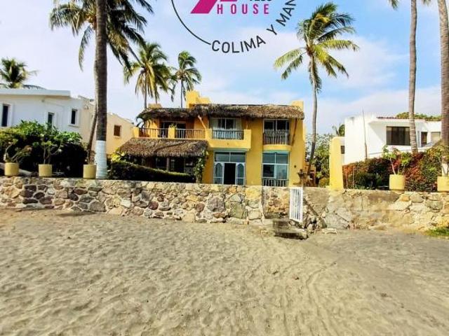 HERMOSA CASA A ORILLA DE PLAYA EN CLUB SANTIAGO