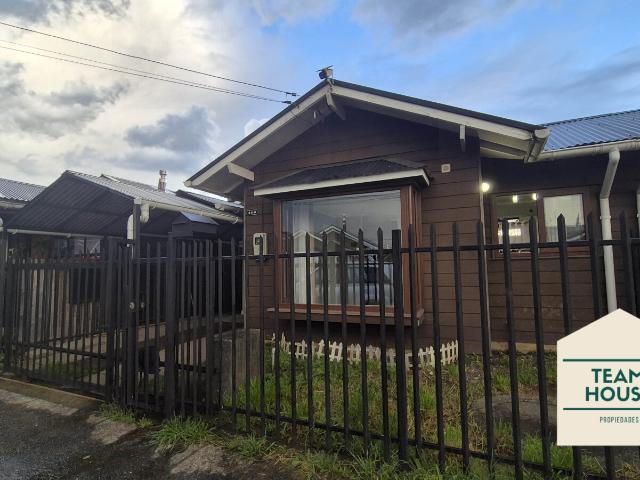 Casa en arriendo en Villa Altos del Calle Calle, Valdivia
