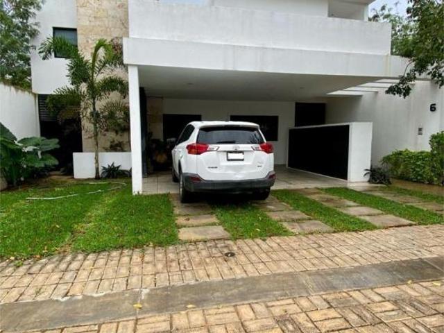 Casa en venta en Temozón, Yucatán