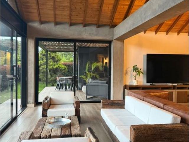 Casa en arriendo en Santa Elena