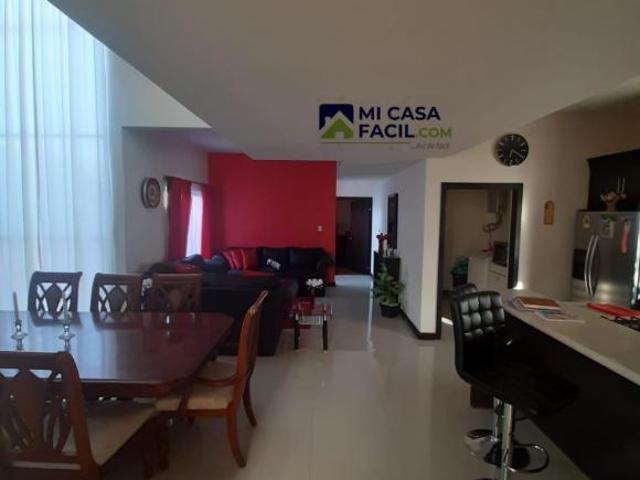 HERMOSA CASA DE 2 PLANTAS EN VENTA