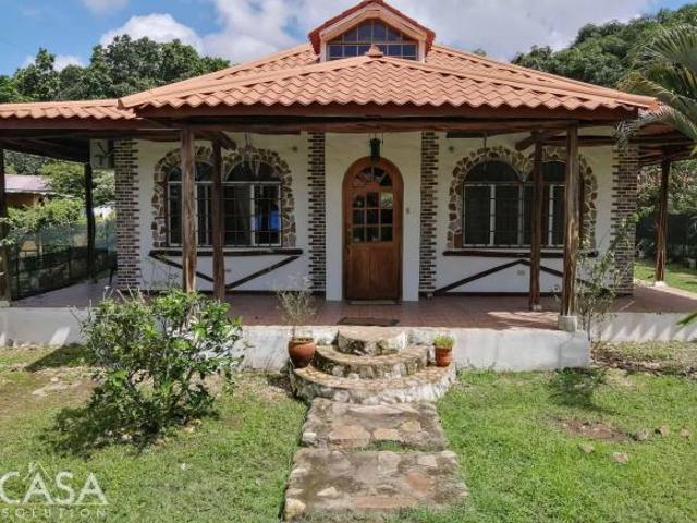 Hermosa casa de estilo campestre en venta en Chigoré, Penonomé, Coclé