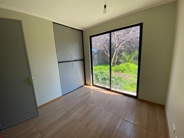 Hermosa Casa En Pasaje, A Pasos Del Metro, Amplio Jardín