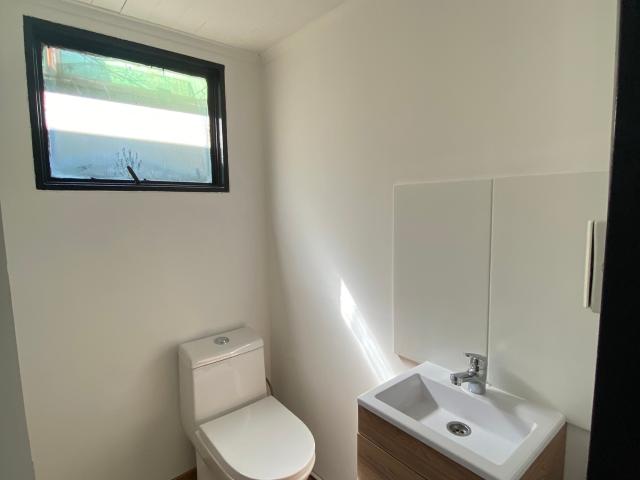 Hermosa Casa En Pasaje, A Pasos Del Metro, Amplio Jardín