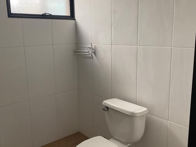 Hermosa Casa En Pasaje, A Pasos Del Metro, Amplio Jardín