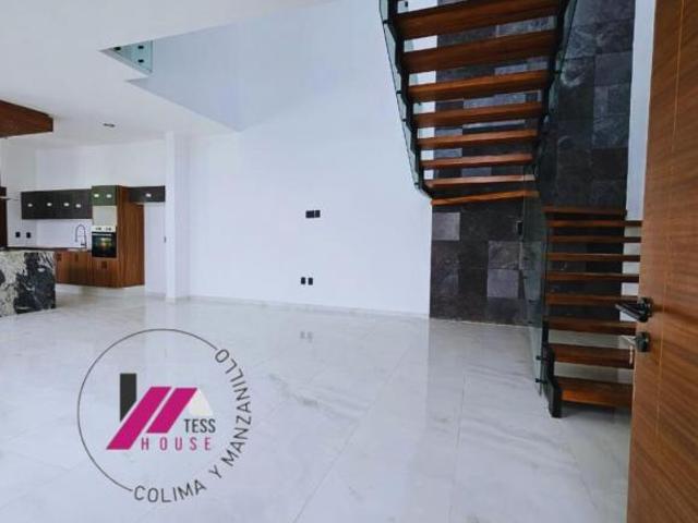 HERMOSA CASA EN VENTA DENTRO DE CLUB SANTIAGO