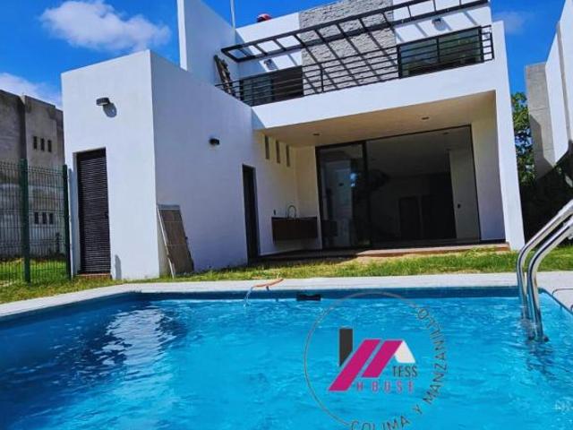 HERMOSA CASA EN VENTA DENTRO DE CLUB SANTIAGO