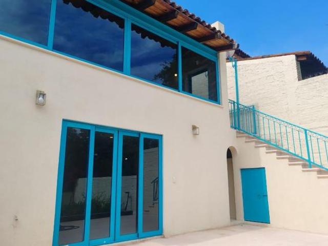 HERMOSA CASA EN VENTA EN AJIJIC!