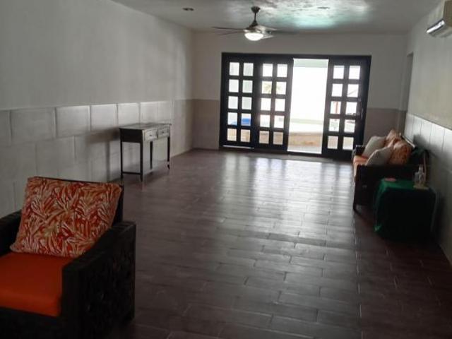 HERMOSA CASA TIPO DUPLEX, 200 MTS DEL MAR