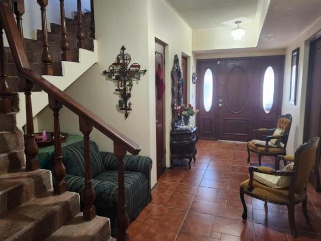 Hermosa casa ubicada en exelente zona de la ciudad