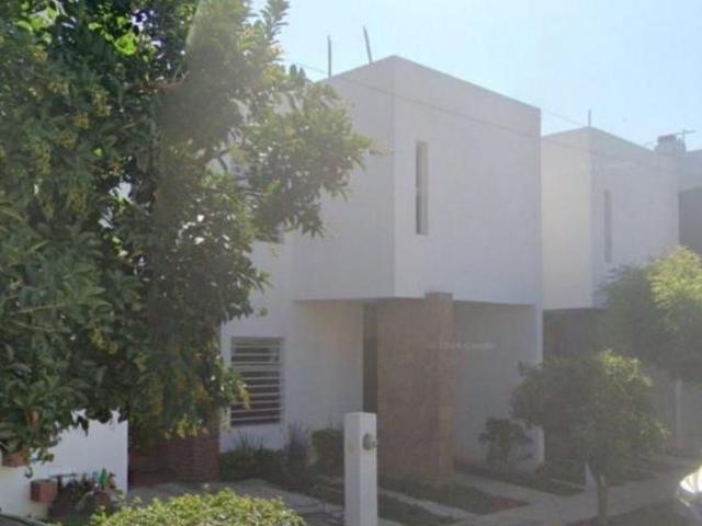 HERMOSA CASA UBICADA EN UNA GRAN ZONA DE MANZANILLO COLIMA