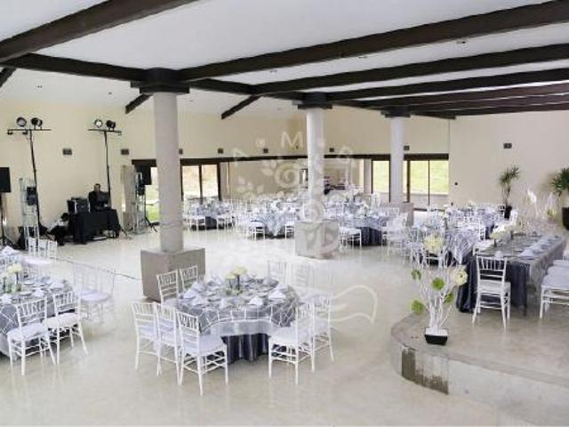 HERMOSA FINCA EN VENTA ACONDICIONADA COMO SALÓN DE EVENTOS MÚLTIPLES