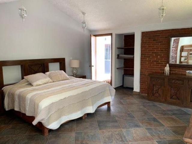 HERMOSA QUINTA EN EL AJUSCO CON CABALLERIZAS Y ALBERCA