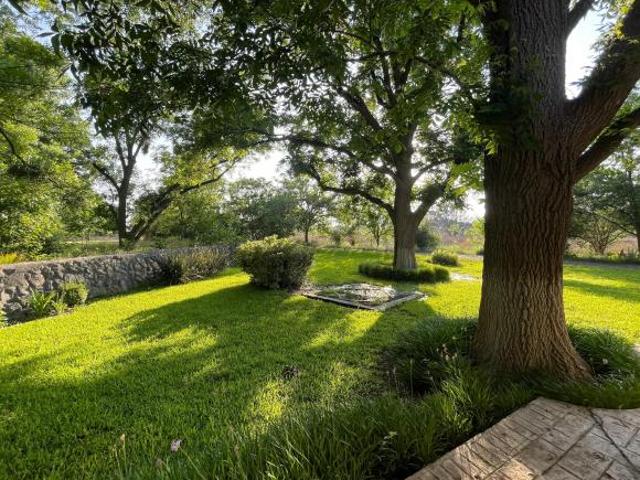 HERMOSA RESIDENCIA CON PRECIOSAS AREAS VERDES EN FRACC. EXCLUSIVO AL NORTE