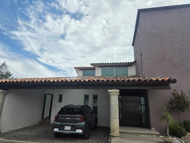 Casa en venta en San Antonio La Isla, Estado de México