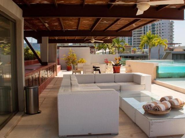 Hermoso Penthouse en Marina Ixtapa con Roof Garden y Alberca Privada