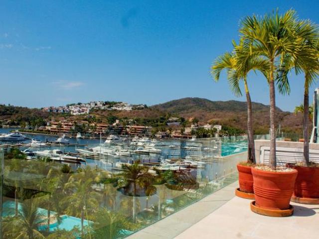Hermoso Penthouse en Marina Ixtapa con Roof Garden y Alberca Privada
