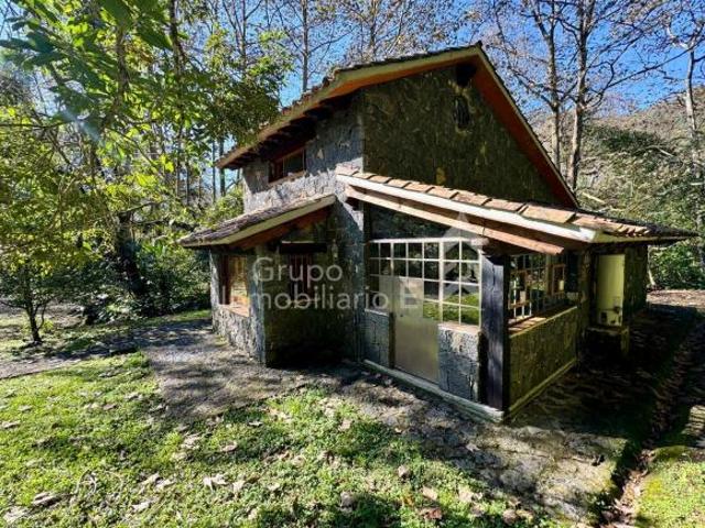 Cabaña con amplio terreno en Coatepec