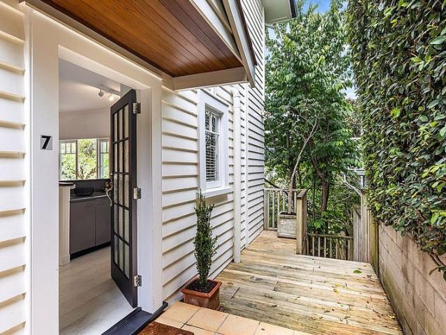 Apartment for rent in Saint Marys Bay, Auckland