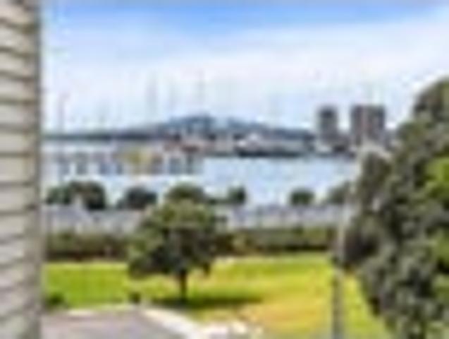 Apartment for rent in Saint Marys Bay, Auckland