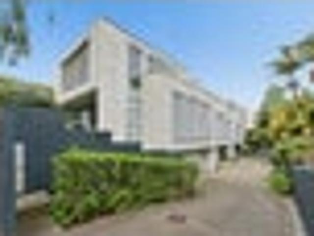 Townhouse for rent in Saint Marys Bay, Auckland