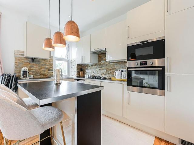 Apartment for rent in Loughborough Junction, Greater London