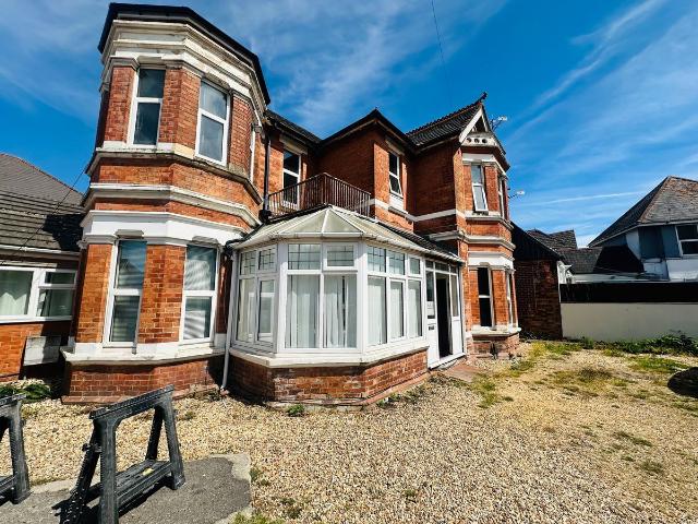 Apartment for rent in Charminster, Bournemouth