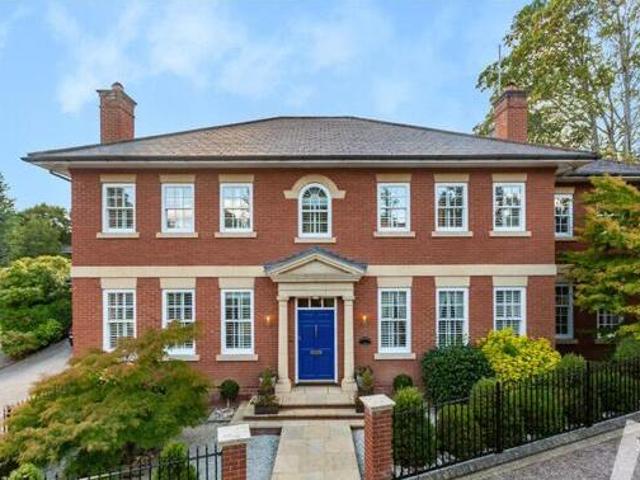 House for sale in Navestock Side, Essex