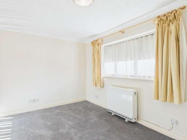 Apartment for rent in Shoreline Business Park, Beetham