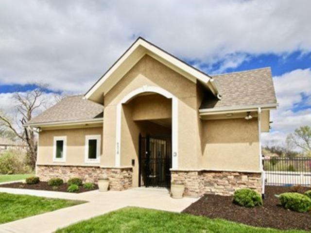 Townhouse for rent in Shawnee Mission