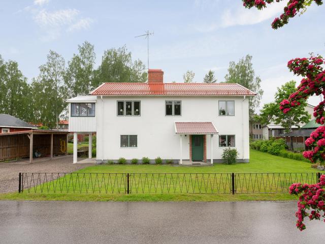 Villa till salu i Bergby