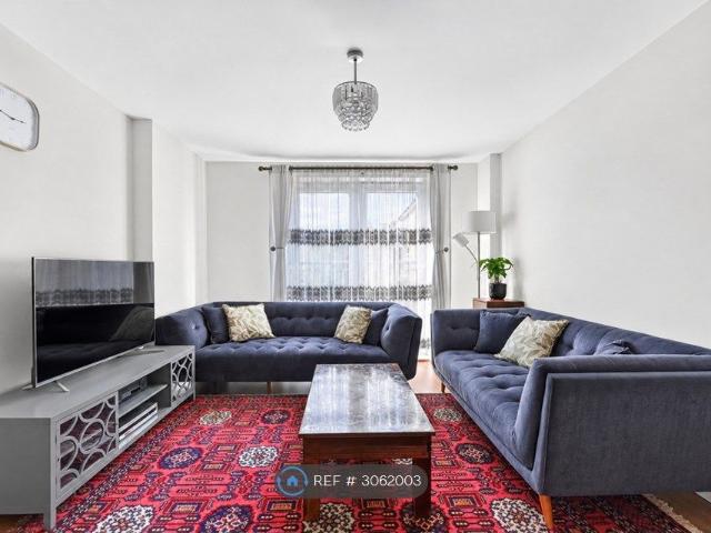 House for rent in Grand Union Village, Greater London