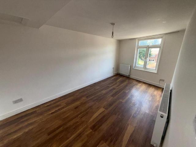 Apartment for rent in Ponders End, Greater London